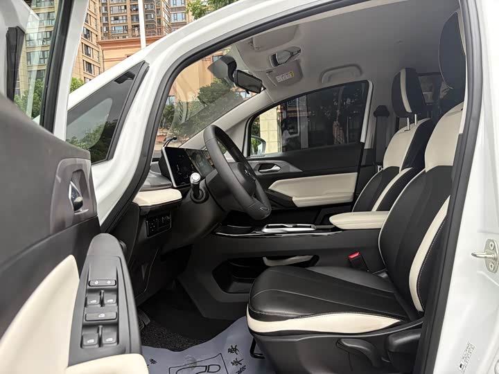 Geely Geometry E Firefly, 2024 — фото 6 из 9