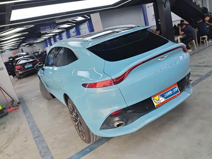 Aston Martin DBX, 2021 — фото 2 из 7