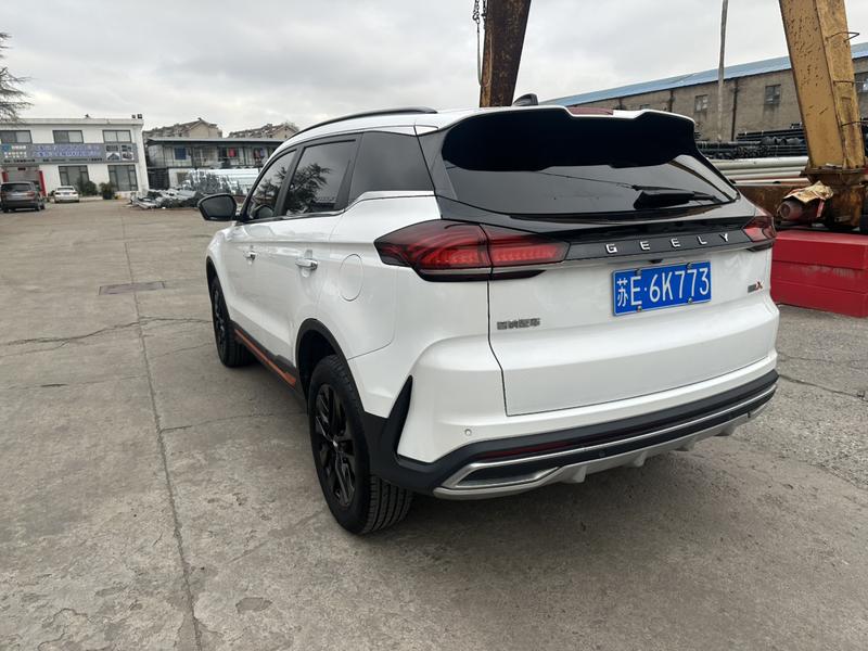 Geely Atlas, 2022 — фото 4 из 12