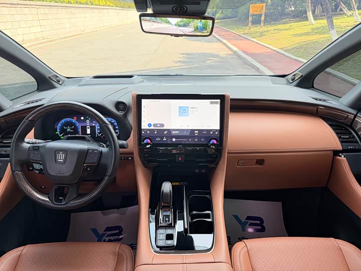 Toyota Vellfire, 2024 — фото 8 из 9