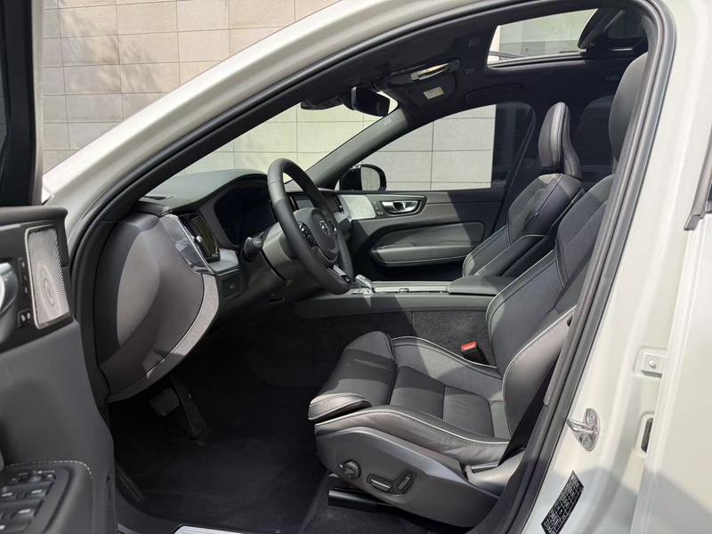 Volvo XC60, 2022 — фото 12 из 12
