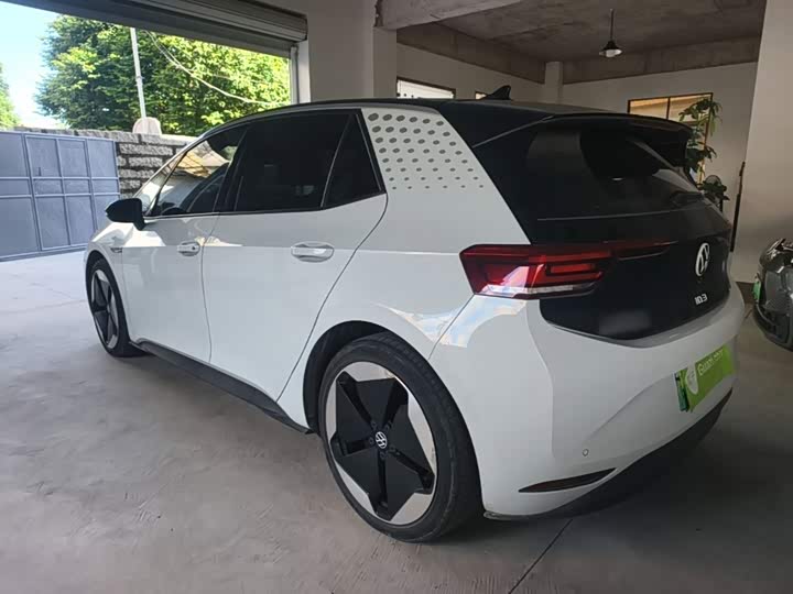 Volkswagen ID.3, 2023 — фото 5 из 9