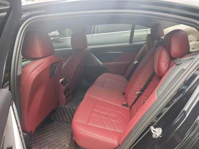 BMW 5 Series, 2025 — фото 8 из 10