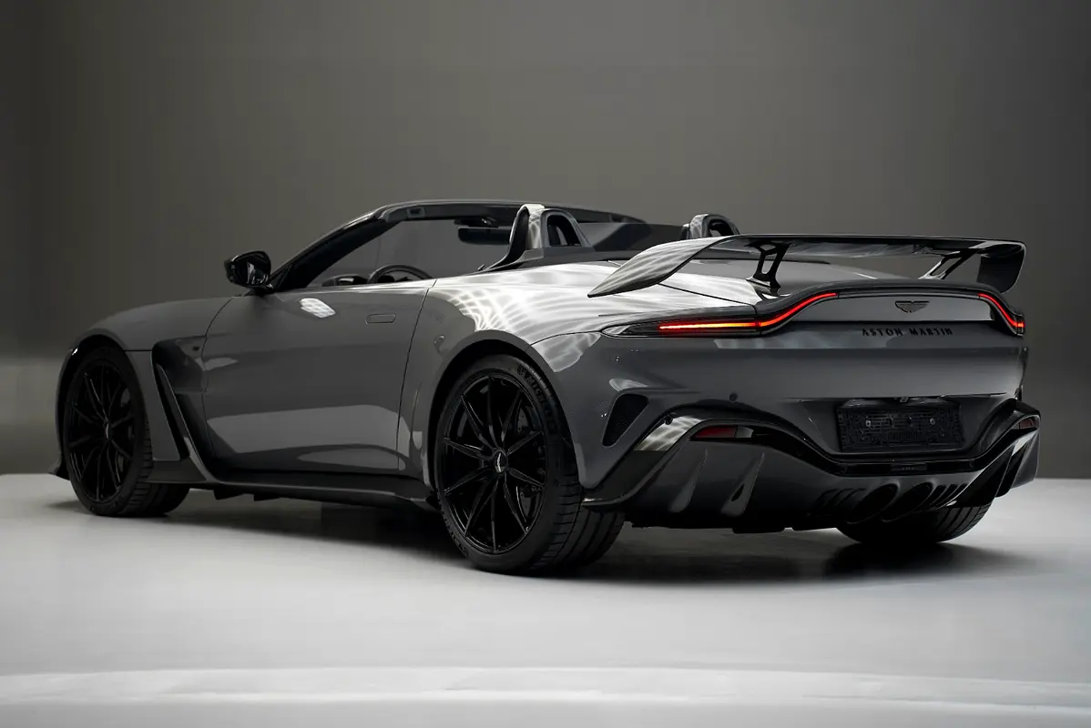 Aston Martin Vantage, 2023 — фото 3 из 10