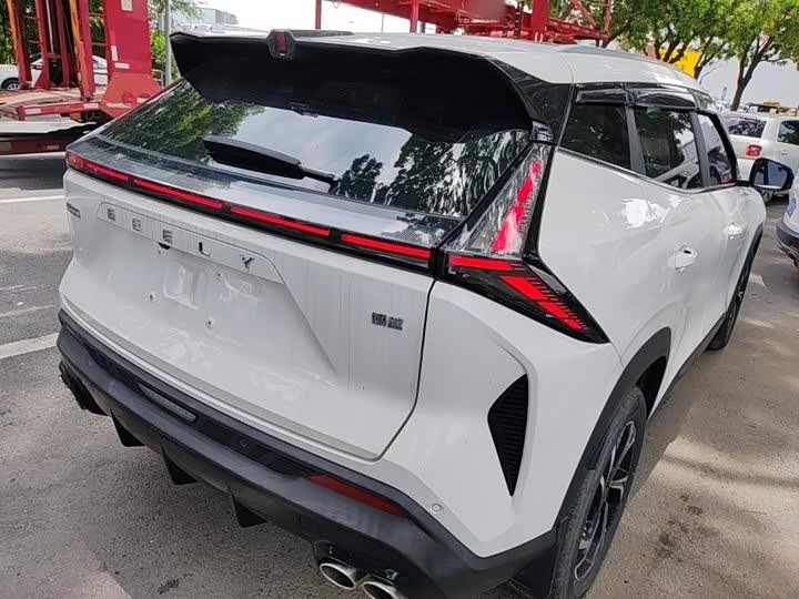 Geely Atlas, 2023 — фото 7 из 9
