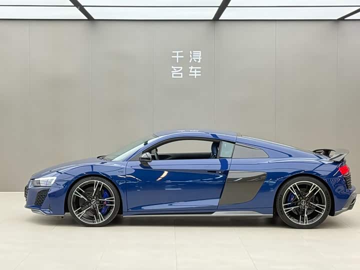 Audi R8, 2023 — фото 3 из 9