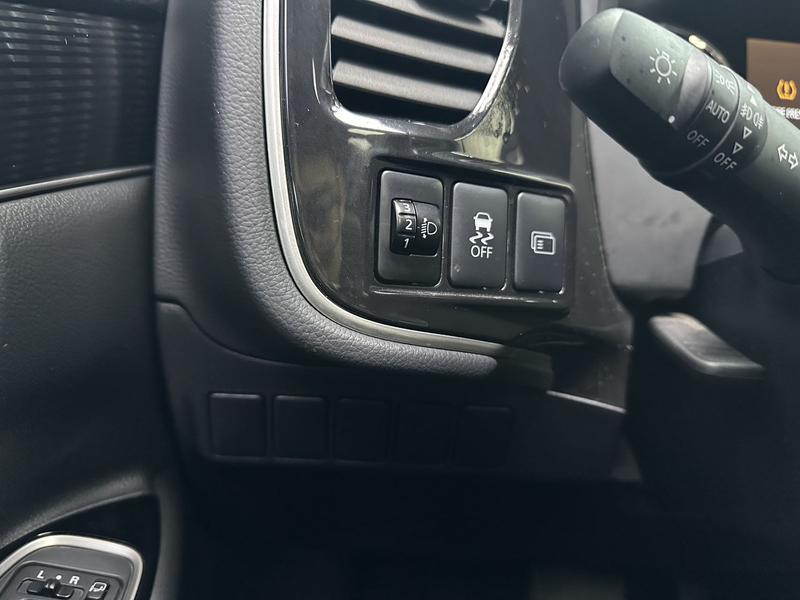 Mitsubishi Outlander, 2022 — фото 12 из 12