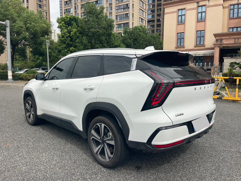 Geely Atlas L, 2025 — фото 5 из 12