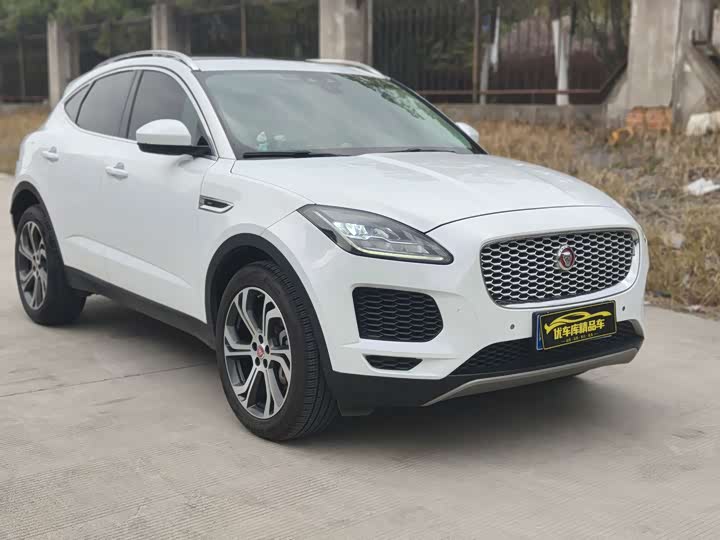 Jaguar E-Pace, 2022 — фото 3 из 9