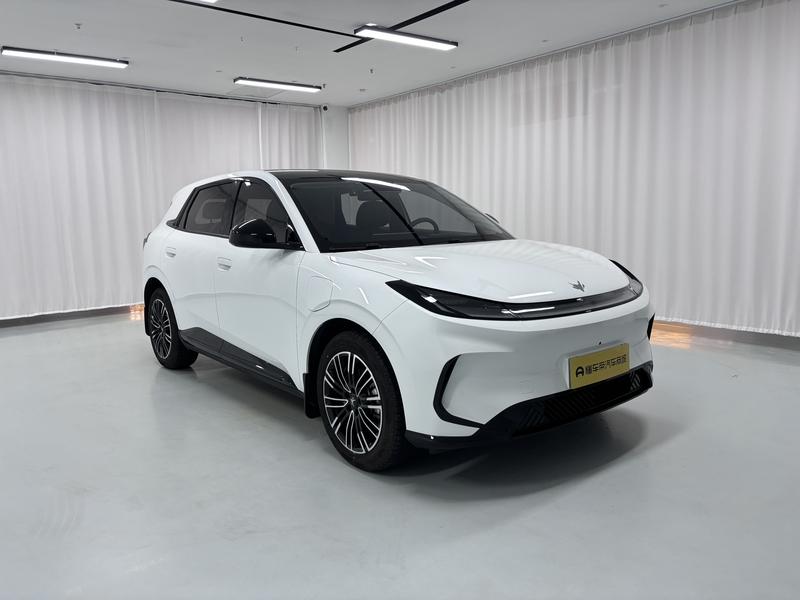 BAIC Arcfox T1, 2025 — фото 3 из 12