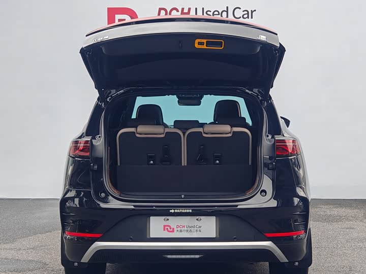 BYD Tang Hybrid/EV, 2024 — фото 8 из 9