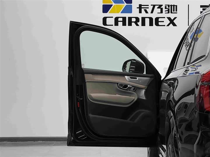Volvo XC90 Hybrid, 2024 — фото 7 из 9