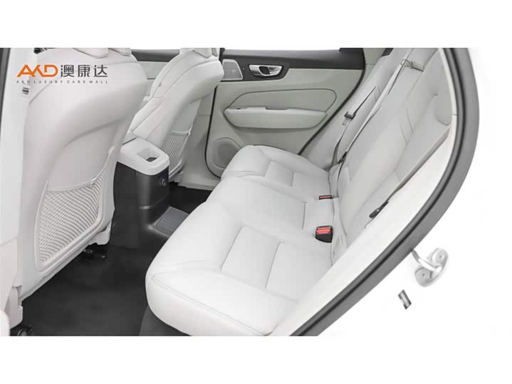 Volvo XC60 Hybrid, 2024 — фото 7 из 9