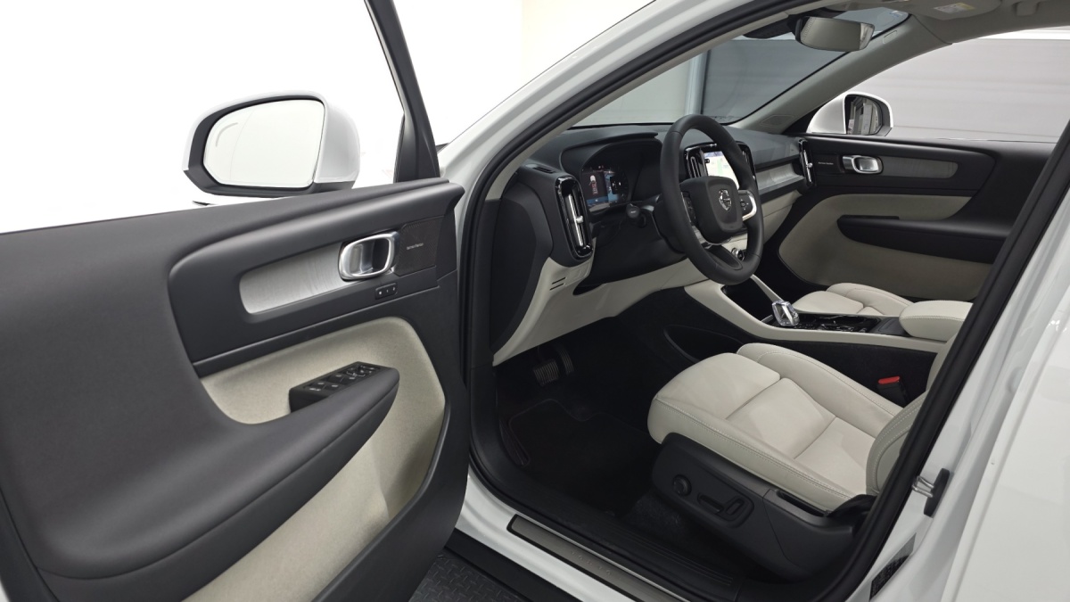 Volvo XC40, 2024 — фото 9 из 12
