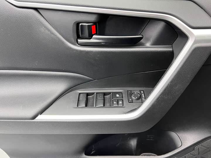 Toyota Wildlander, 2023 — фото 4 из 9