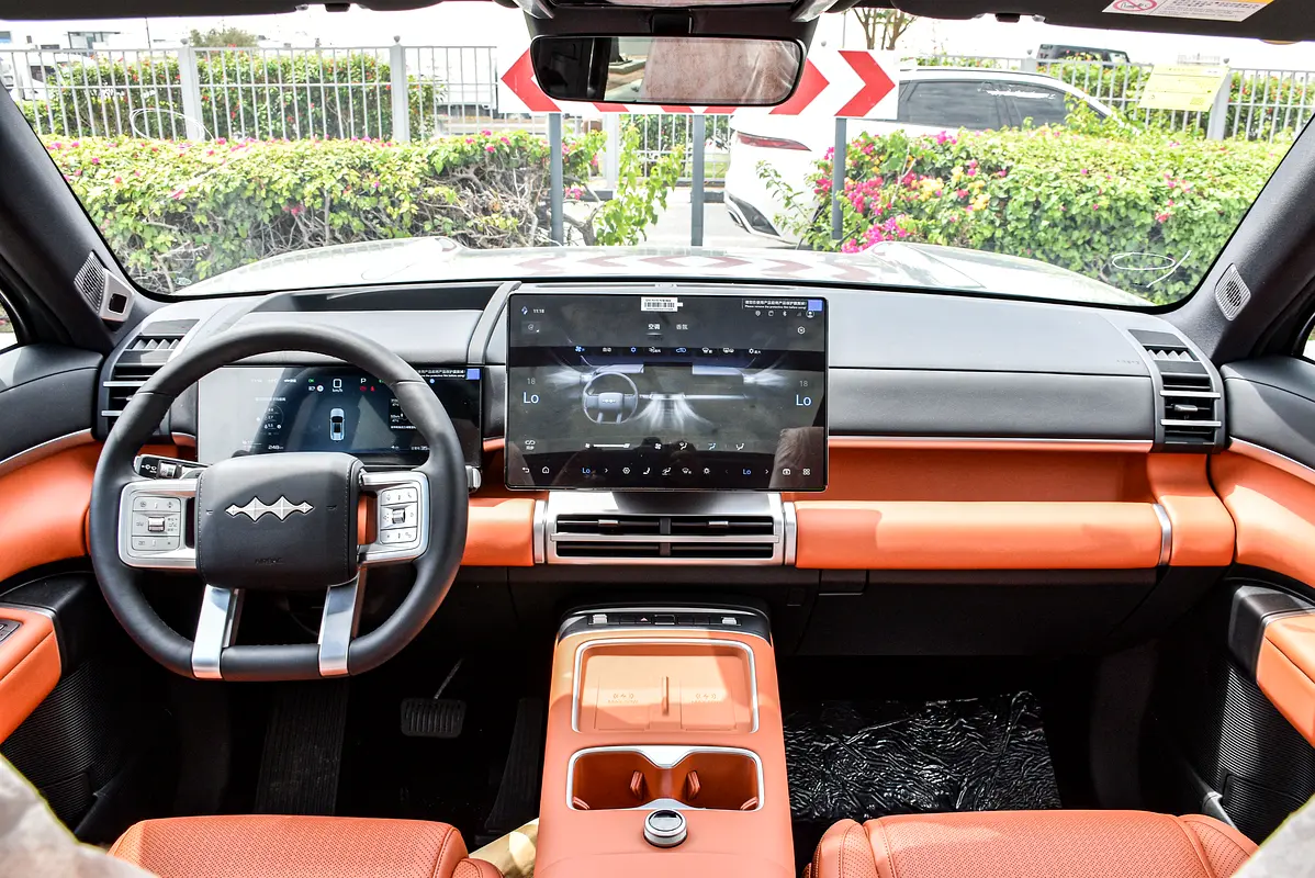 BYD Leopard Titanium 7, 2026 — фото 9 из 10