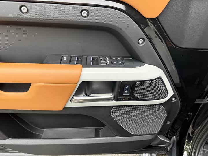 Land Rover Defender, 2024 — фото 9 из 9
