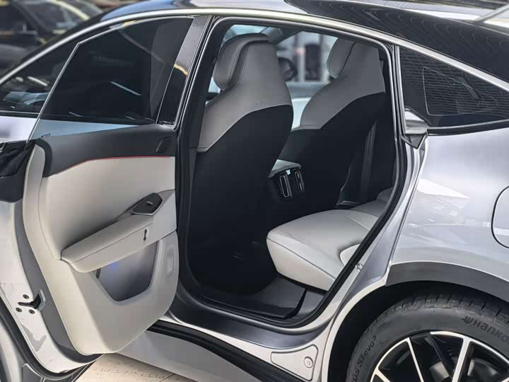 BAIC Arcfox Alpha S5, 2025 — фото 7 из 9