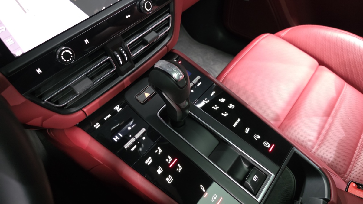 Porsche Macan, 2022 — фото 9 из 12