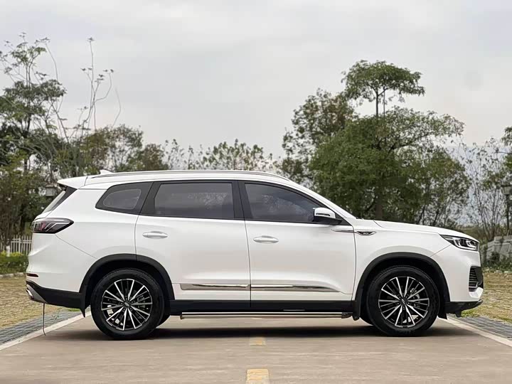 Chery Tiggo 8 Plus, 2022 — фото 6 из 9