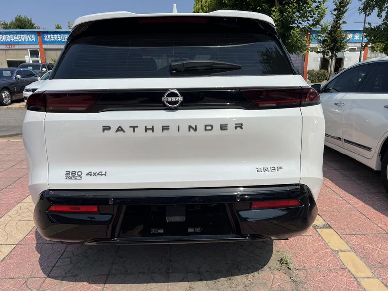 Nissan Pathfinder, 2023 — фото 5 из 11