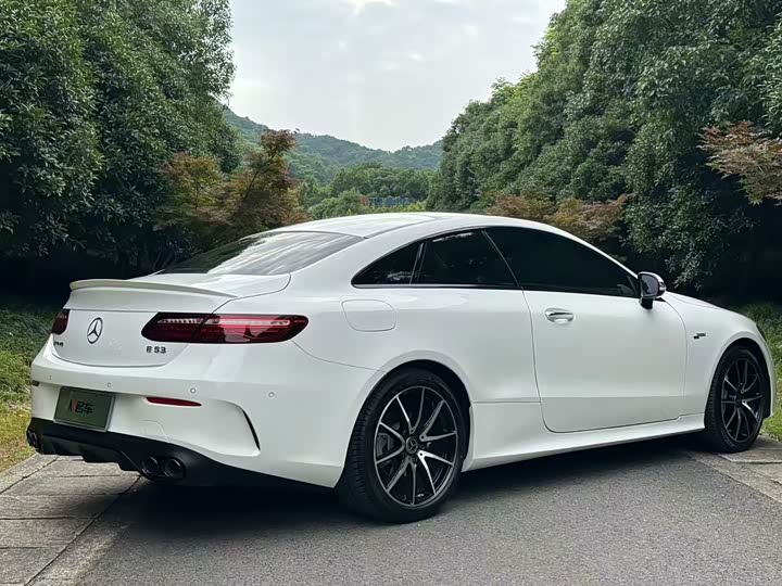Mercedes-Benz E-Class, 2023 — фото 2 из 3
