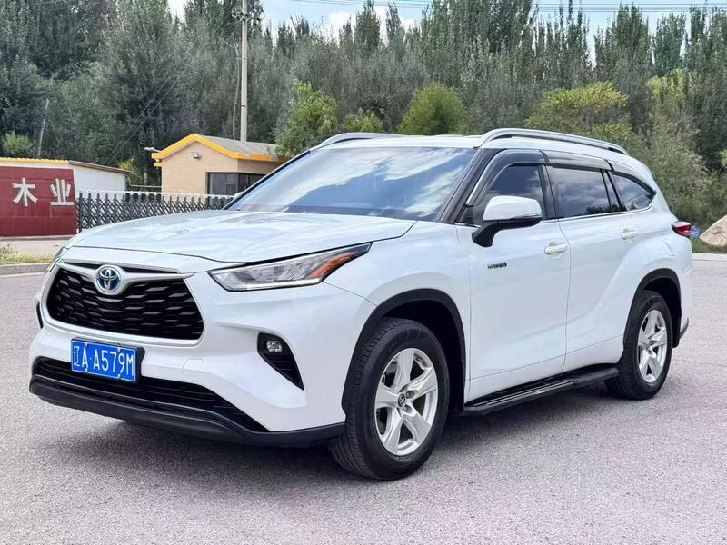 Toyota Highlander, 2022 — купить в Саратове под ключ