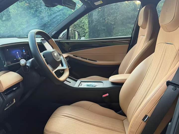 Geely Galaxy L7, 2024 — фото 9 из 9