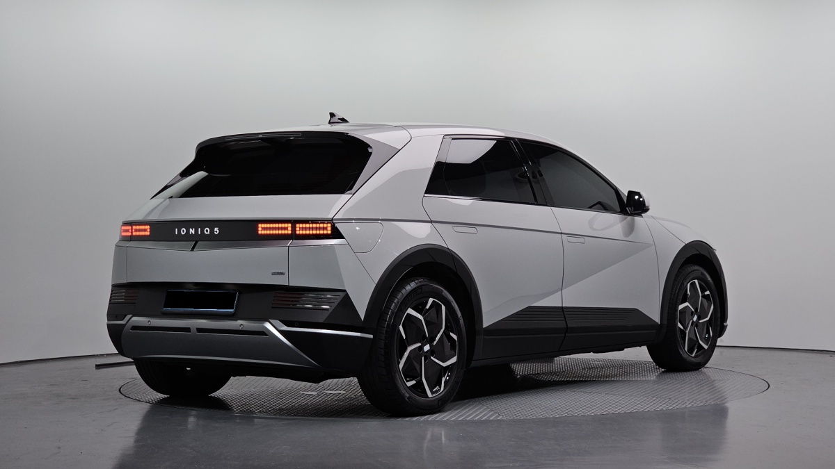 Hyundai Ioniq 5, 2021 — фото 2 из 12