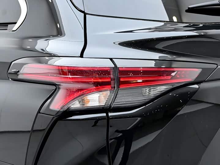 Toyota Granvia, 2025 — фото 9 из 9