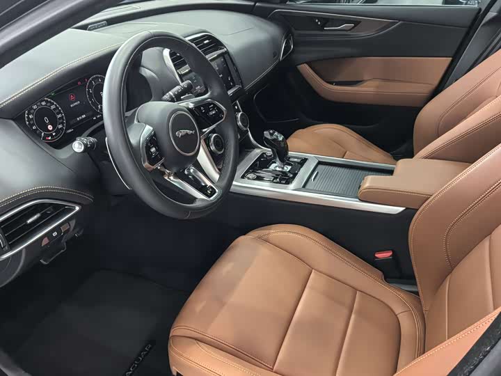 Jaguar XE L, 2023 — фото 9 из 9