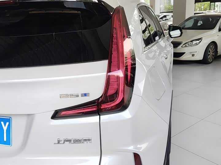 Cadillac XT4, 2024 — фото 8 из 9