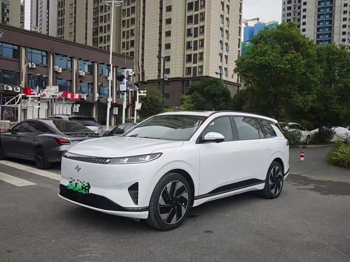 Dongfeng Yipai eπ 008, 2024 — купить в Москве под ключ