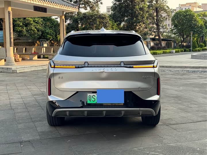 Lynk & Co 08 EM-P Hybrid, 2024 — фото 8 из 9