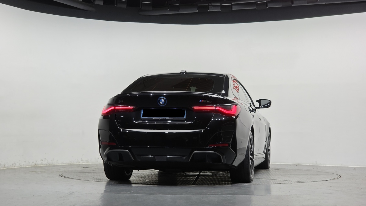 BMW i4, 2023 — фото 4 из 12