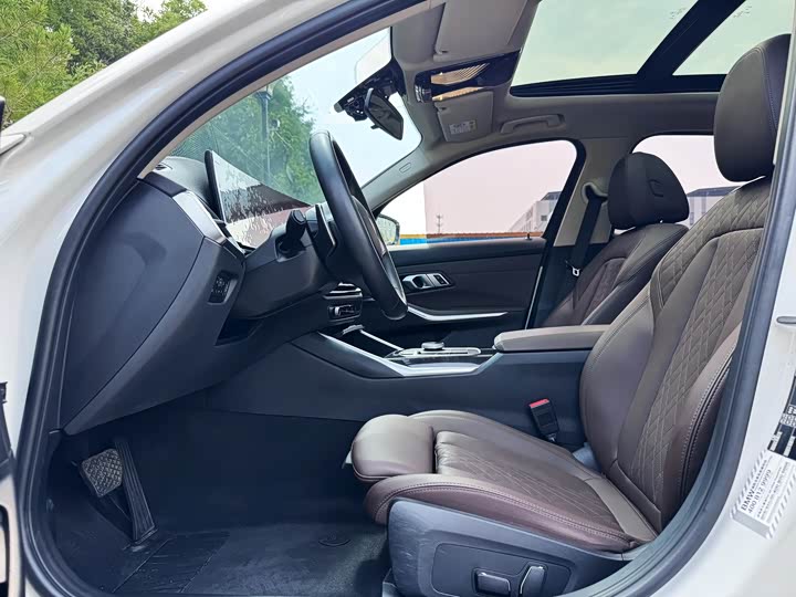 BMW 3 Series, 2023 — фото 8 из 9