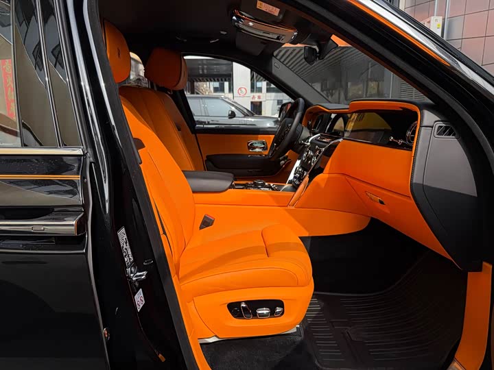 Rolls-Royce Cullinan, 2024 — фото 7 из 9