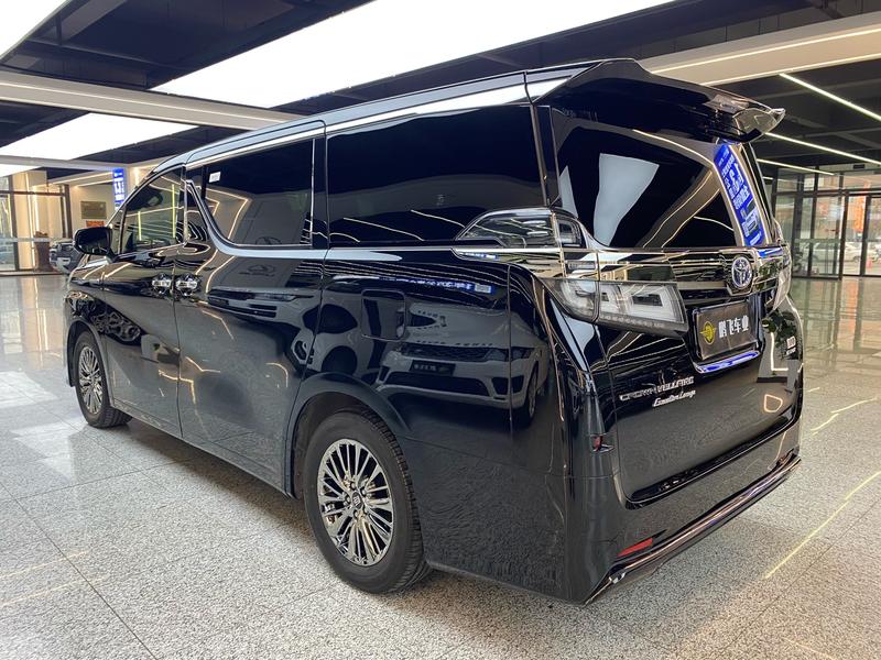 Toyota Vellfire, 2022 — фото 4 из 11
