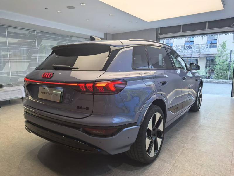 Audi Q6L e-tron, 2025 — фото 4 из 12