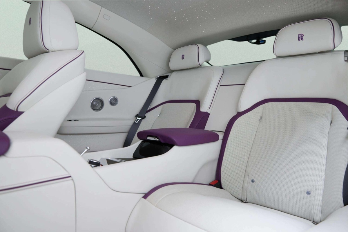 Rolls-Royce Spectre, 2024 — фото 11 из 12