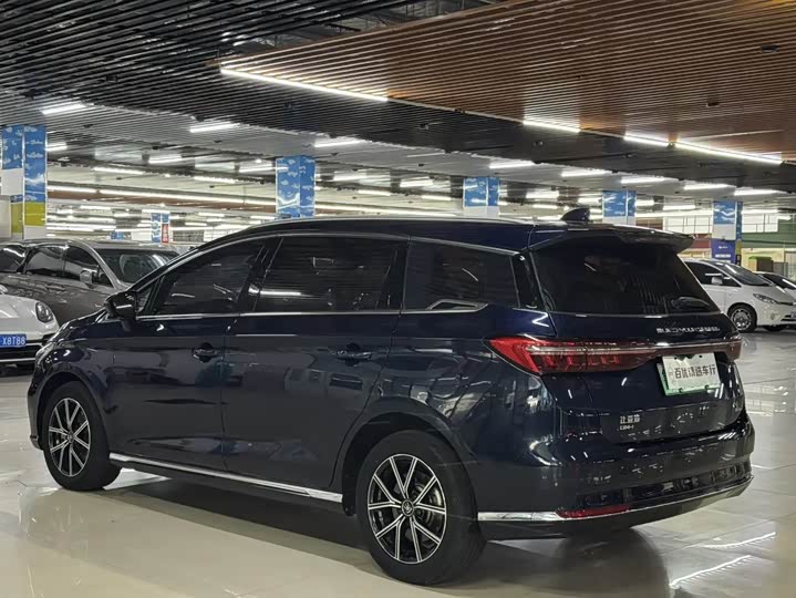 BYD Song Max Hybrid, 2021 — фото 4 из 9