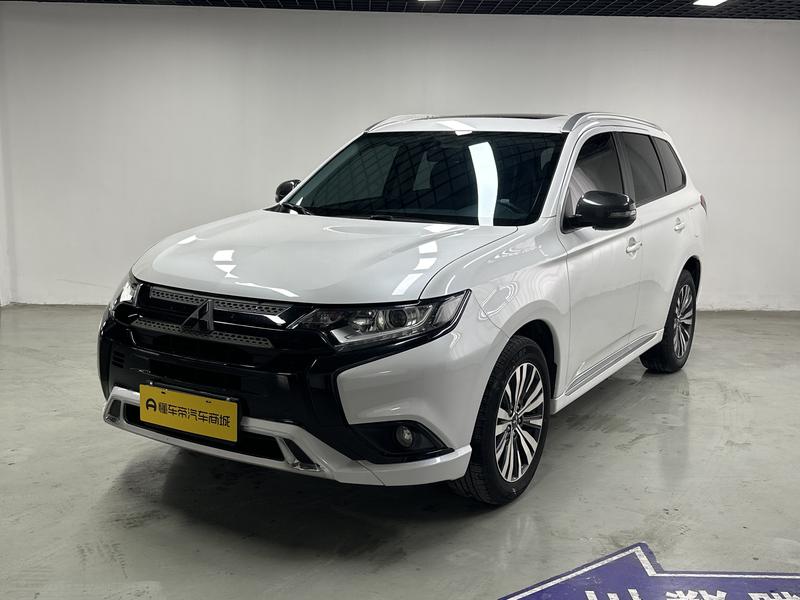 Mitsubishi Outlander, 2023 — купить в Казани под ключ