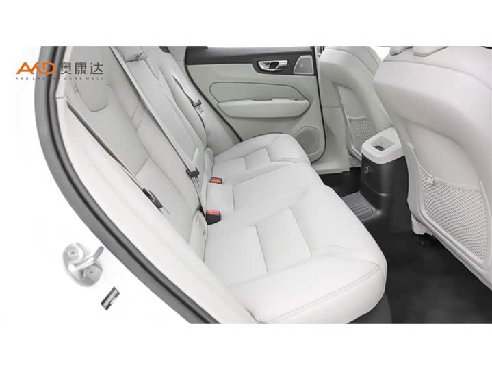 Volvo XC60 Hybrid, 2024 — фото 8 из 9