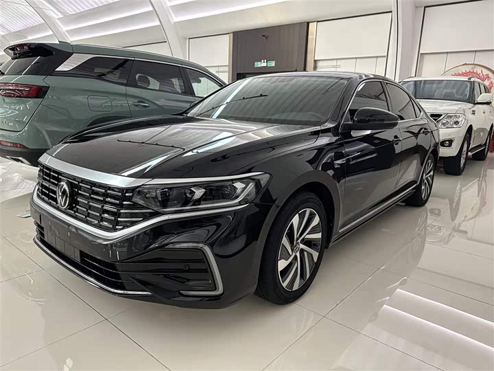 Volkswagen Passat Hybrid, 2022 — купить в Самаре под ключ