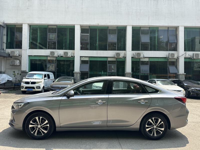 Changan Eado Plus, 2021 — фото 4 из 12