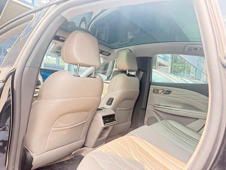 Geely Galaxy Starshine 8 EM-i, 2025 — фото 6 из 9