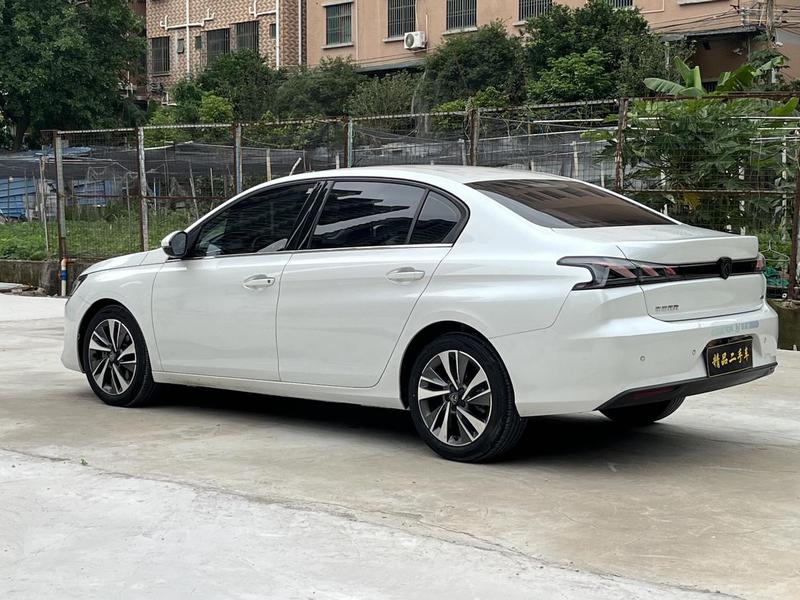 Peugeot 408, 2022 — фото 5 из 11