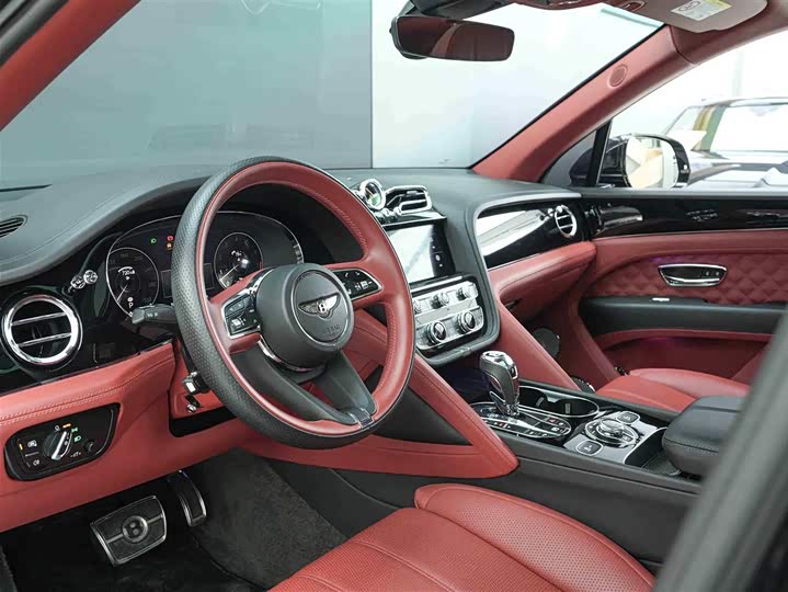 Bentley Bentayga, 2022 — фото 8 из 9