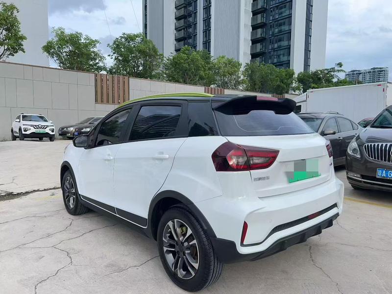 Geely Geometry EX3, 2022 — фото 4 из 10