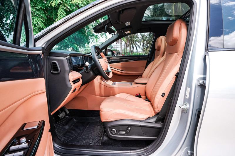 Geely Galaxy L7, 2024 — фото 10 из 12